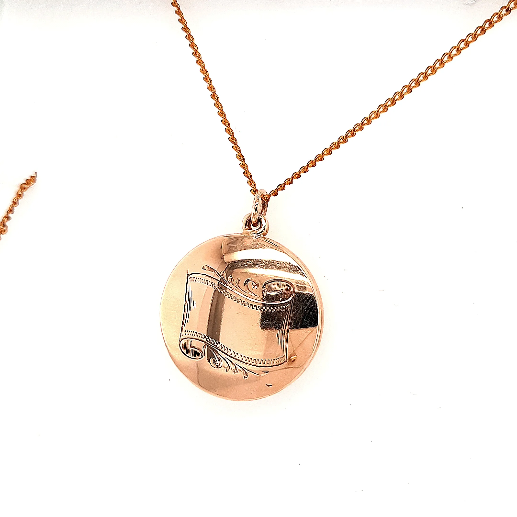 9ct Yellow Gold Locket Pendant