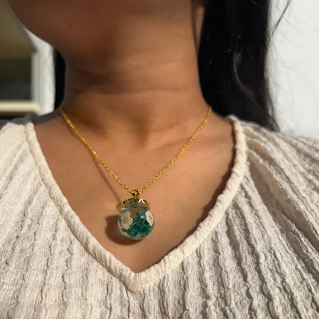 Boscage Tangle Real Dried Flower Necklace