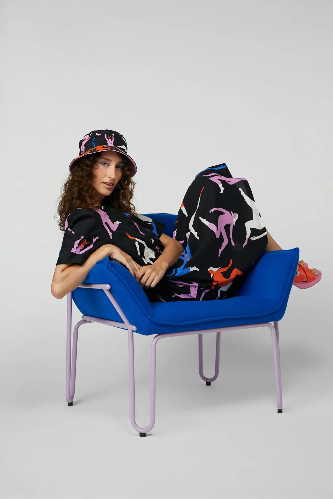Dancing Ladies Bucket Hat