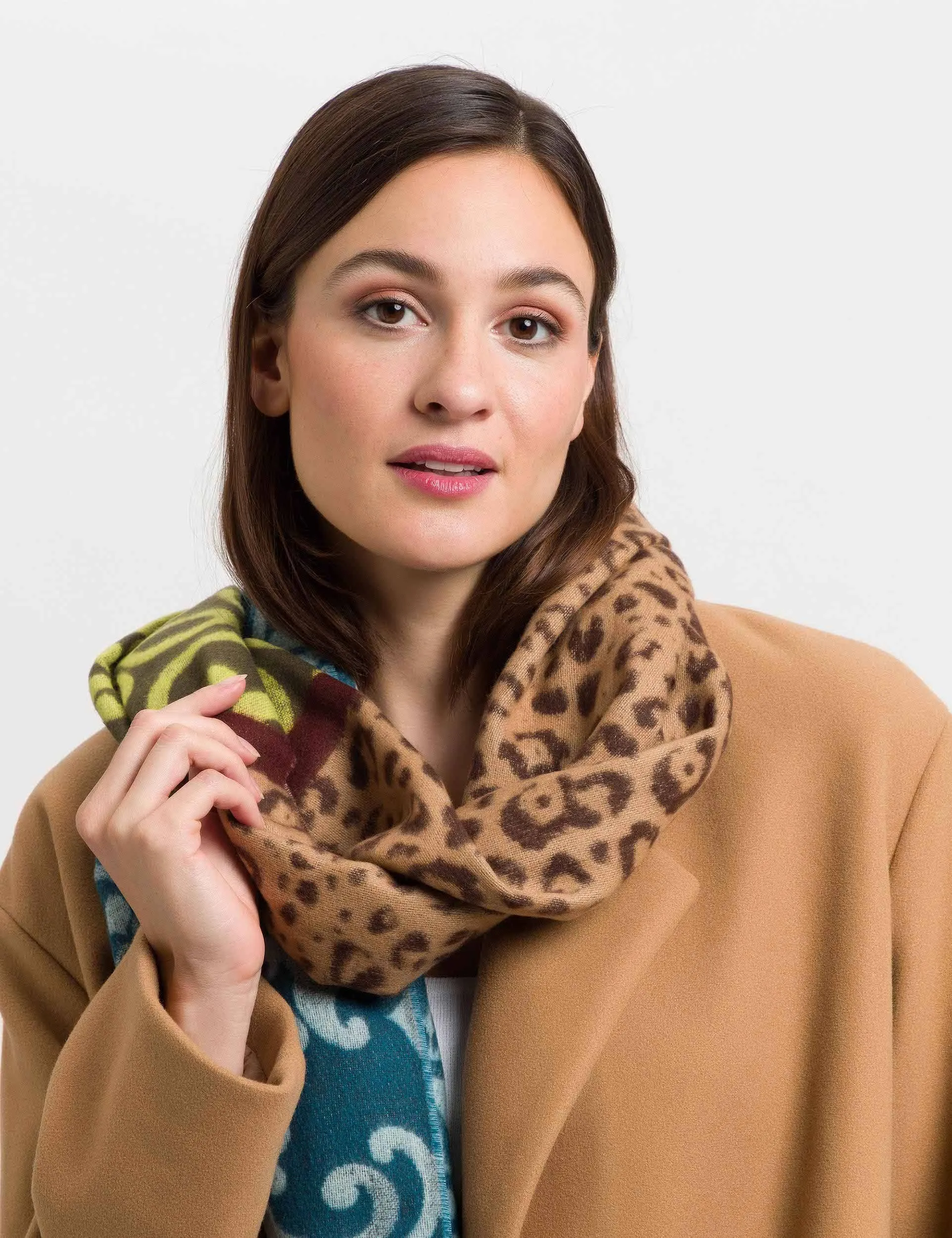 FRAAS - The Scarf Company - Leo Filagree Patchwork: Grey