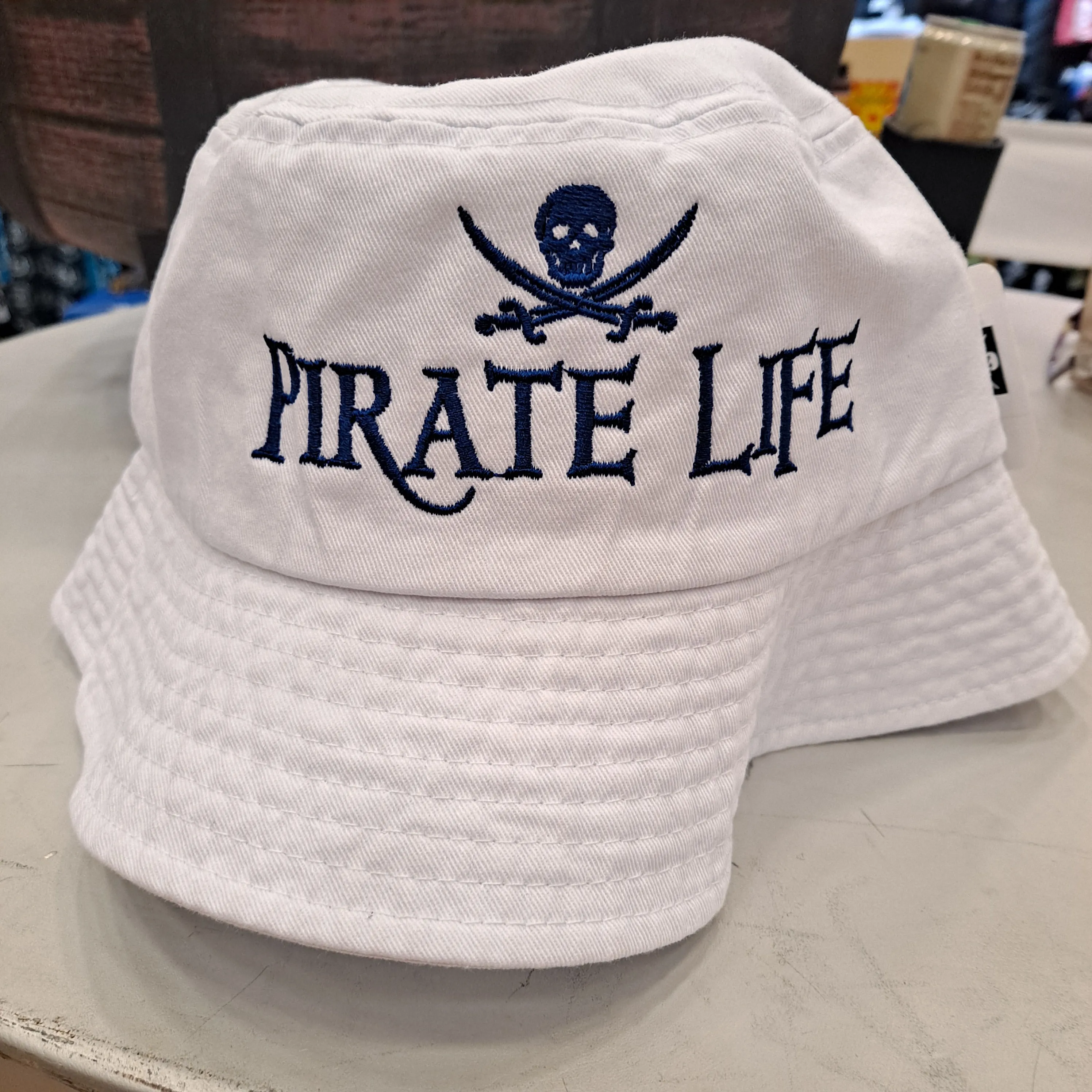 HAT-PRTLIFE-BKTWHT