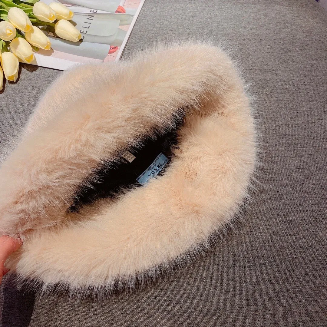 JW655 Prada Shearling Bucket Hat