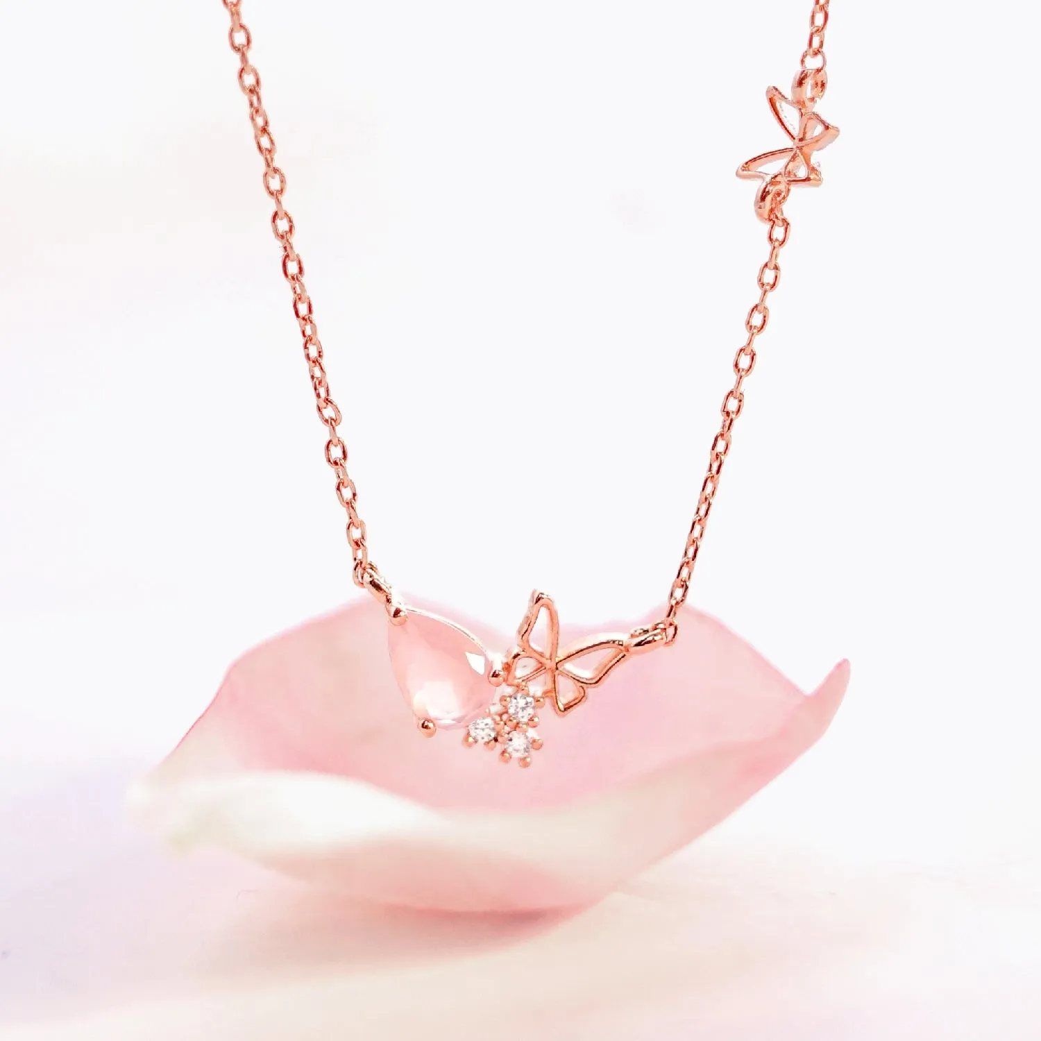 MUSE Necklace (rose quartz)