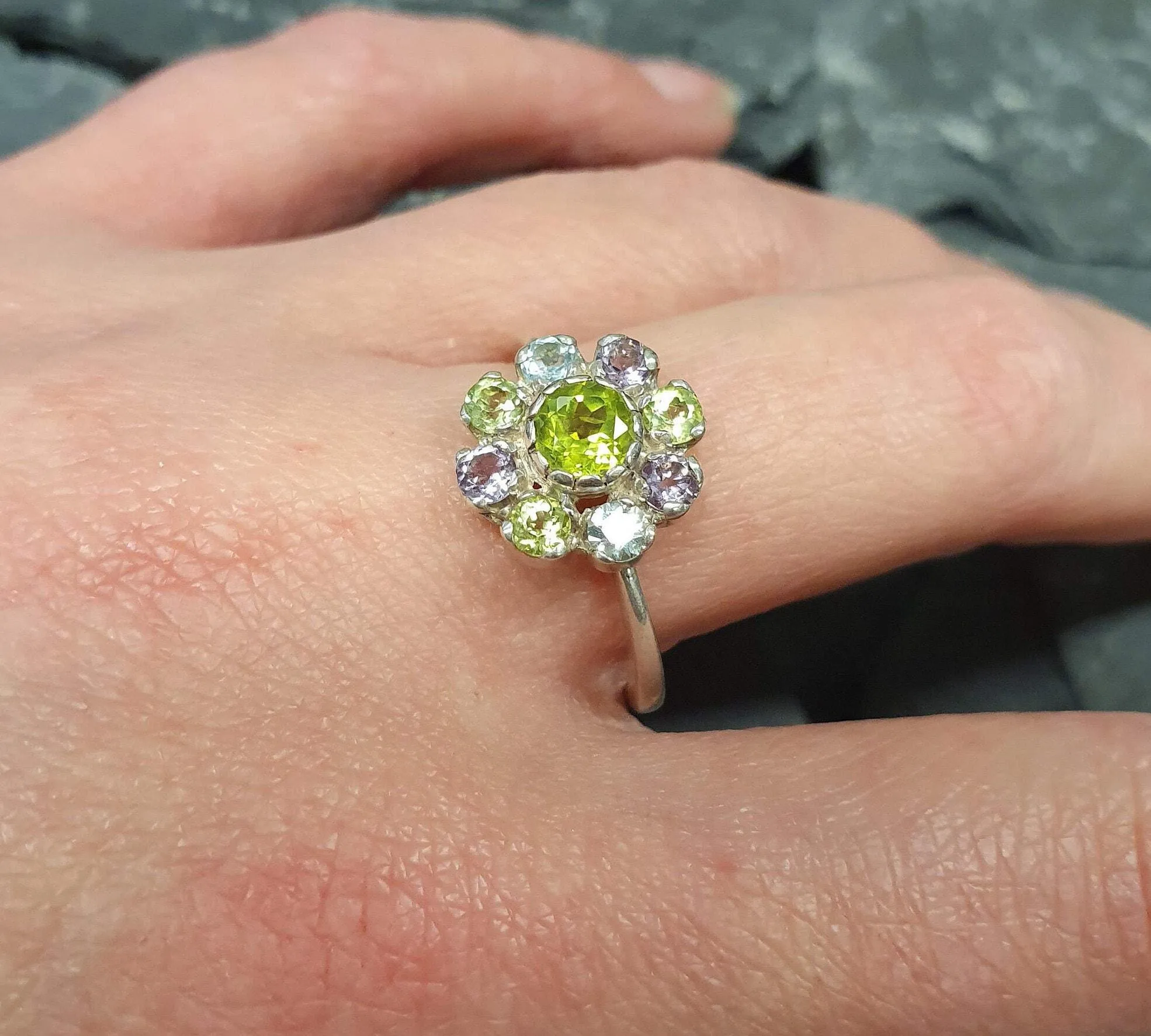 Peridot Flower Ring - Colorful Daisy Ring - Multistone Flower Ring