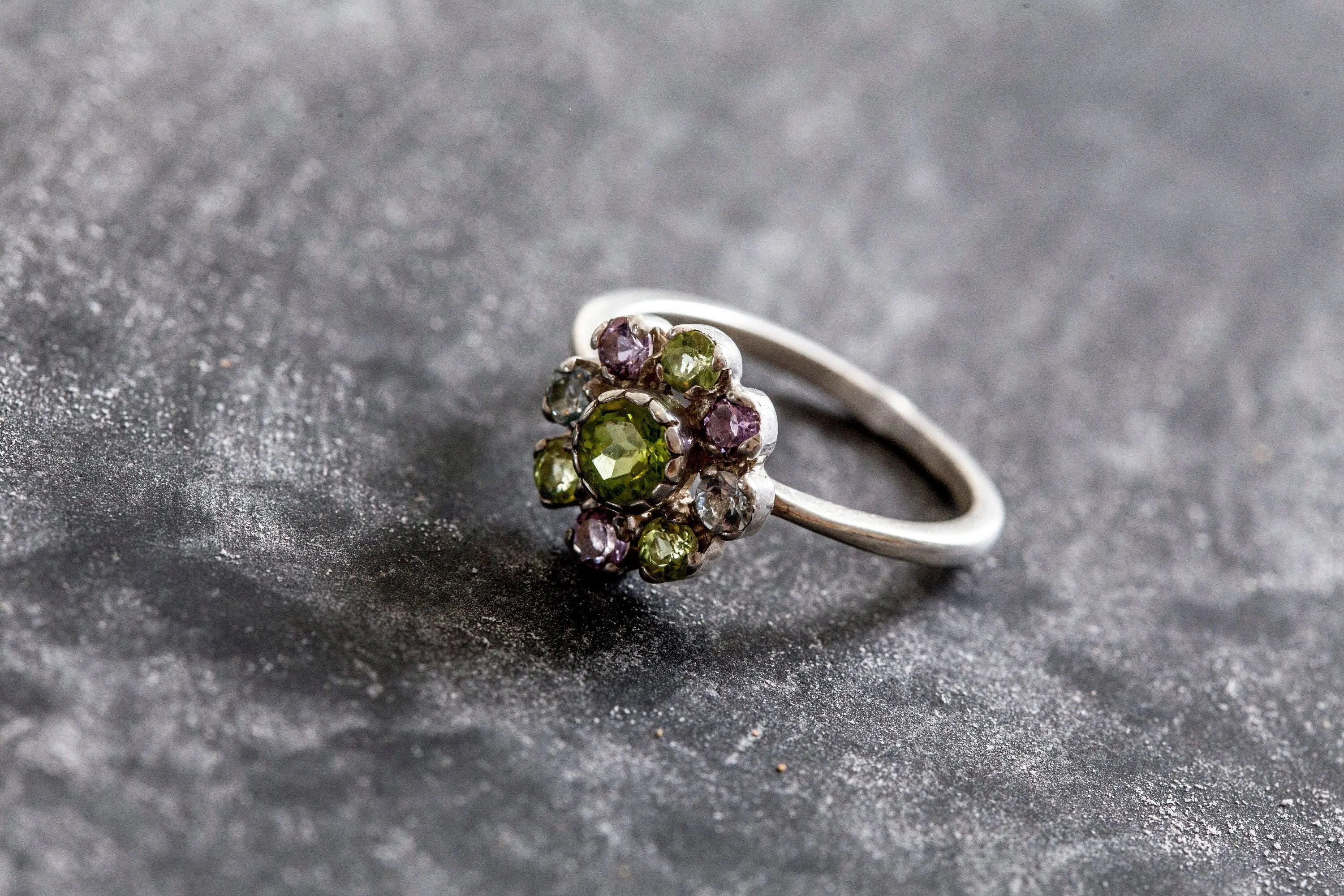 Peridot Flower Ring - Colorful Daisy Ring - Multistone Flower Ring