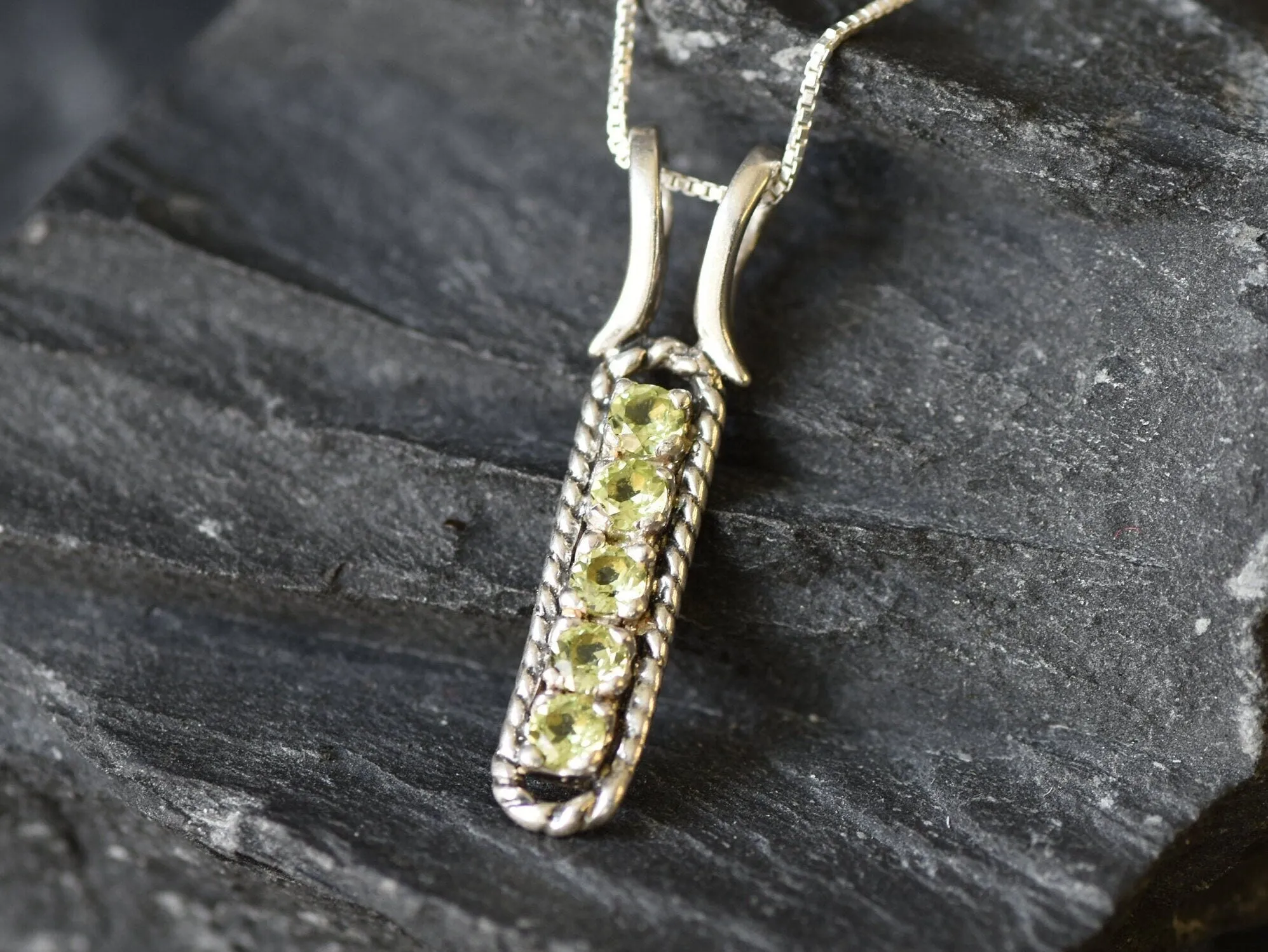 Peridot Vintage Necklace - Vertical Peridot Pendant - Green Gemstone Necklace