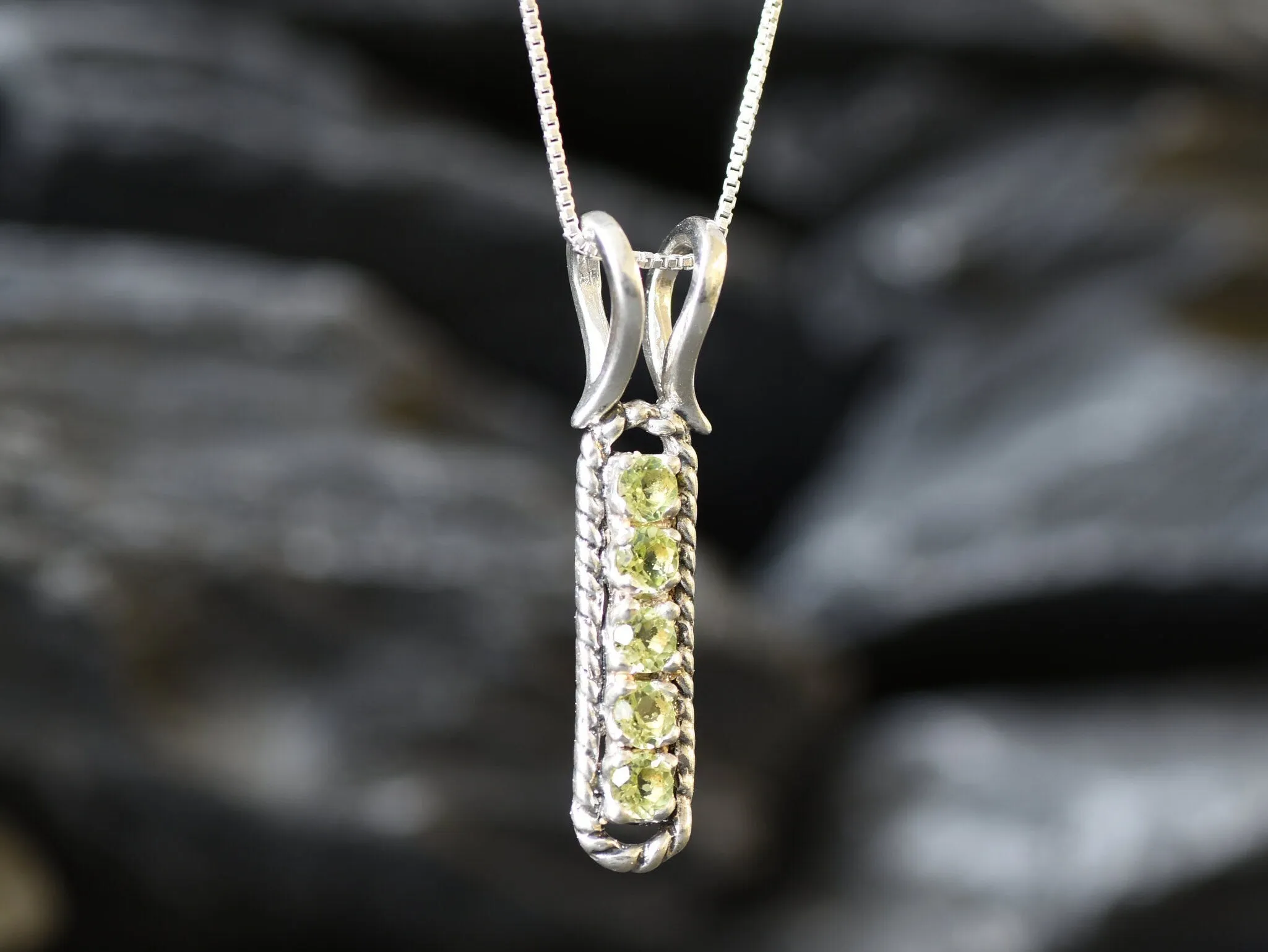 Peridot Vintage Necklace - Vertical Peridot Pendant - Green Gemstone Necklace