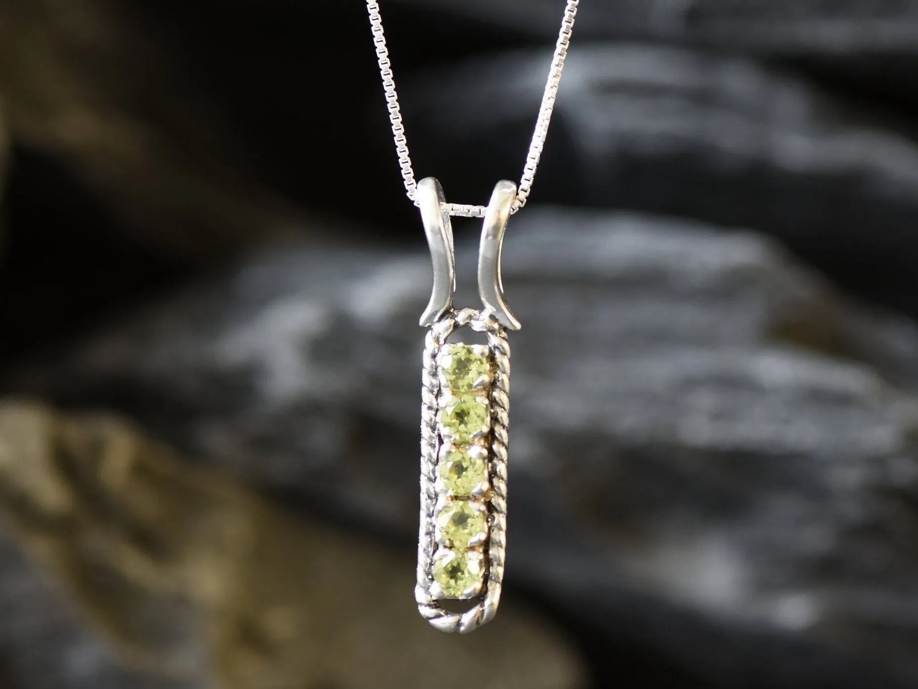 Peridot Vintage Necklace - Vertical Peridot Pendant - Green Gemstone Necklace