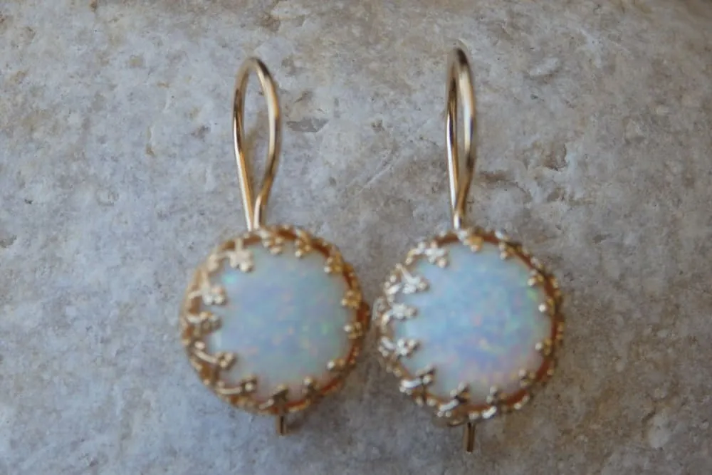 Pink opal necklace.