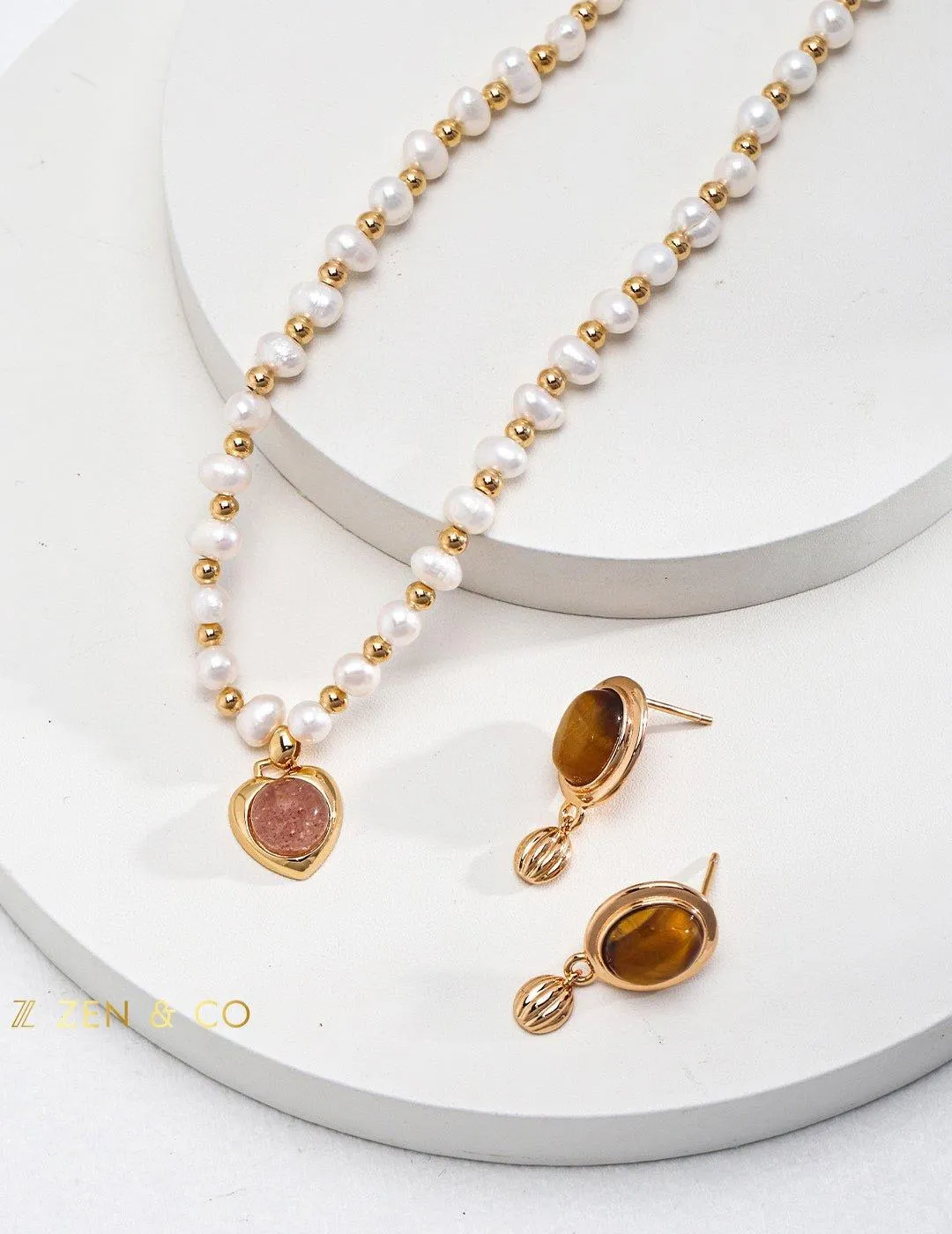 ROSITA Bohemian Pearl Necklace