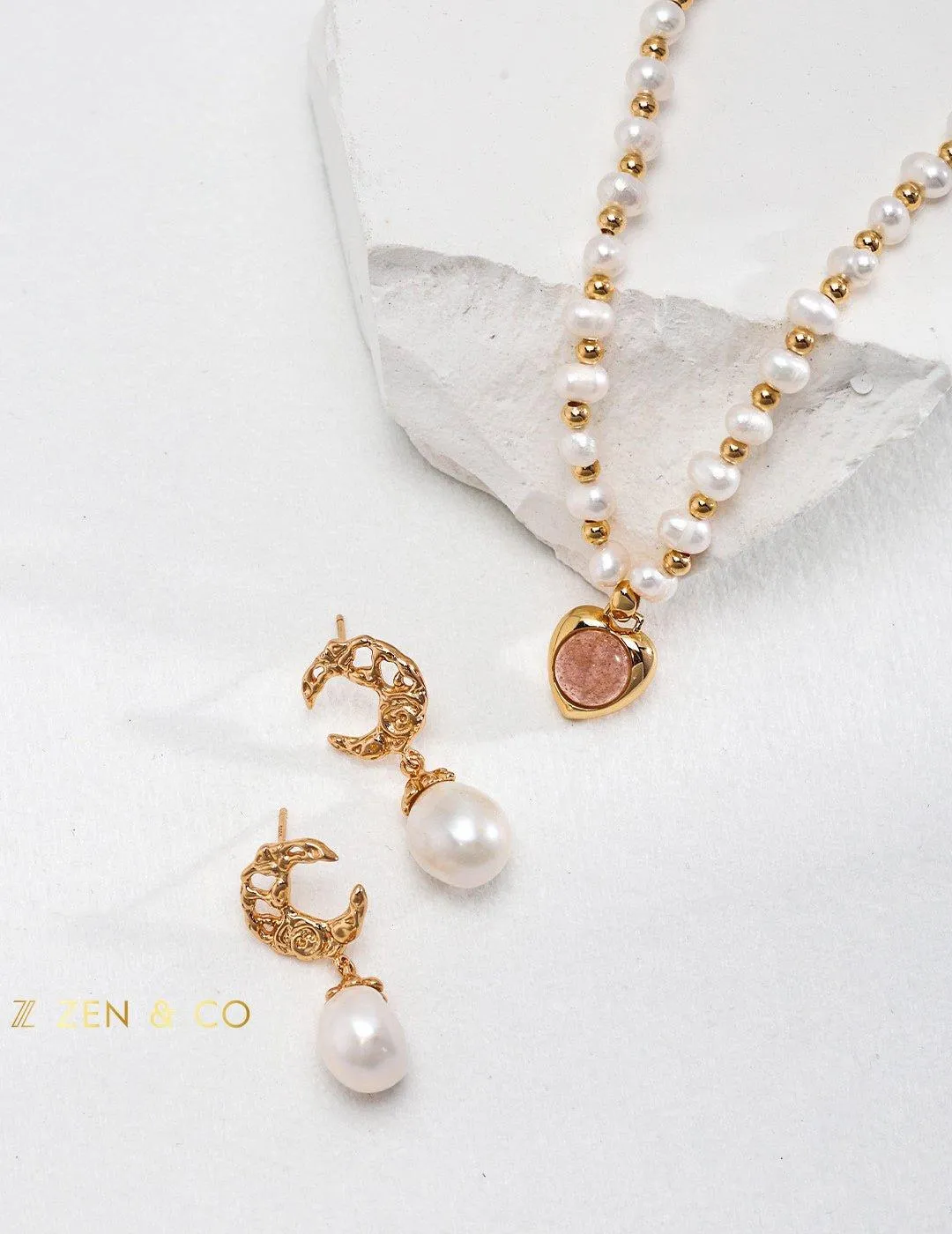 ROSITA Bohemian Pearl Necklace