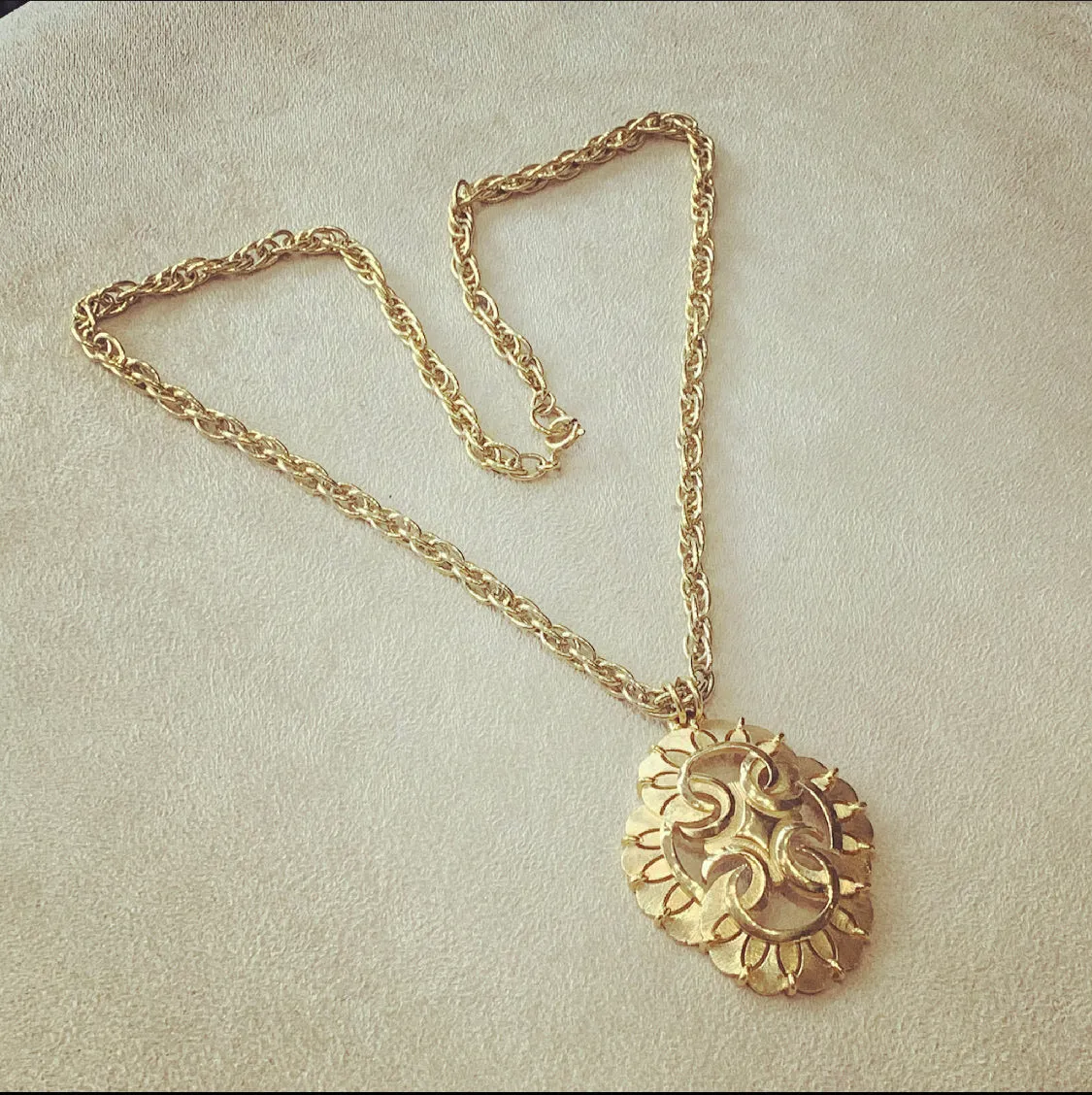 Trifari Sunburst Matt gold vintage pendant